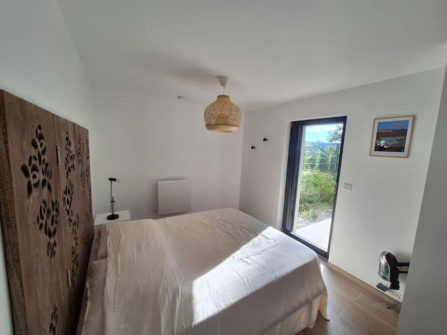 Logement Neuf A 2 Pas Du Lac La Bridoire Exterior photo
