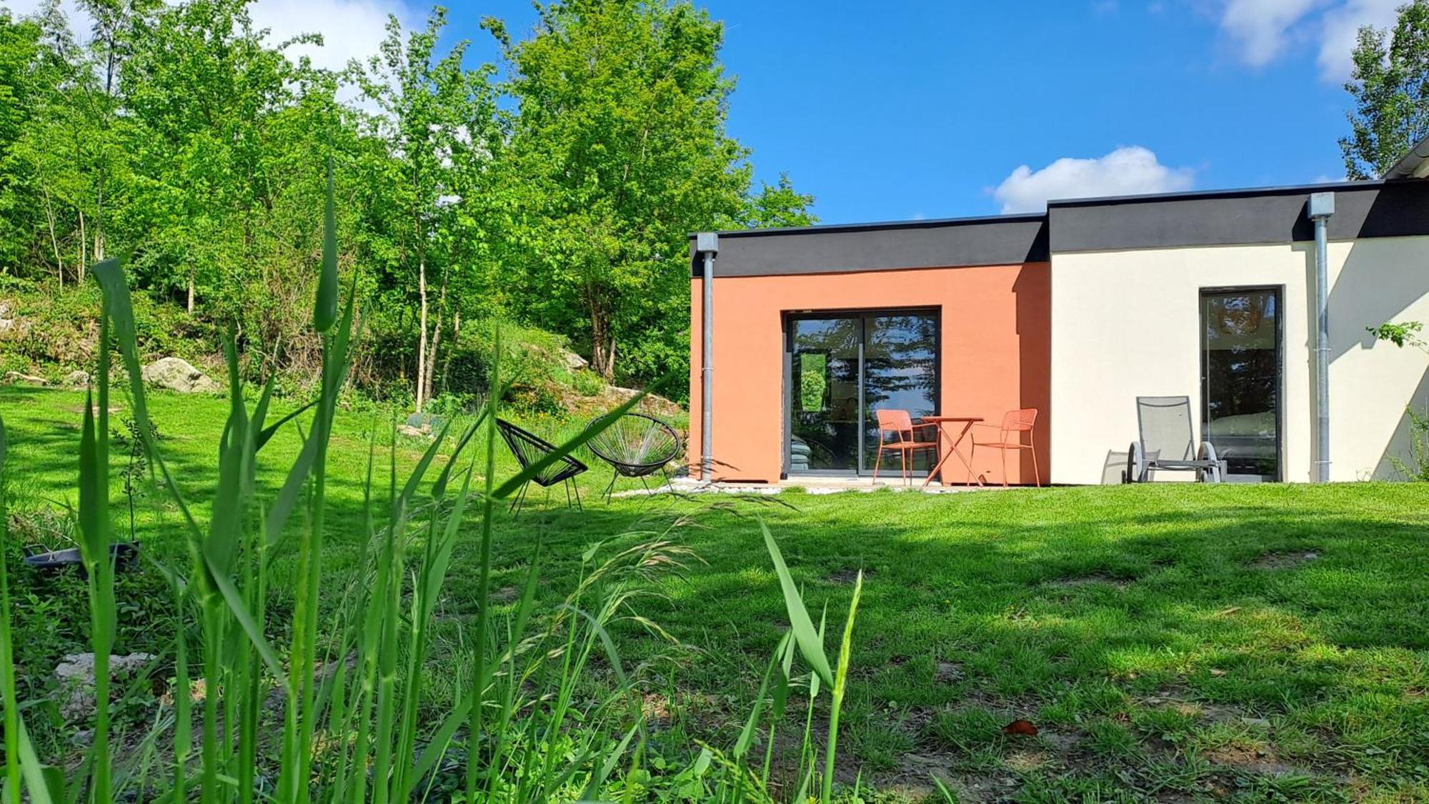 Logement Neuf A 2 Pas Du Lac La Bridoire Exterior photo